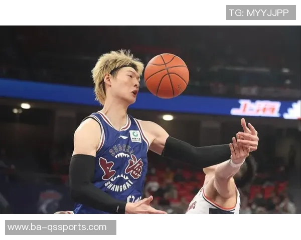 【早报】王哲林“灾难”级发挥，男篮三场皆负出局——背后隐藏的裂痕与未来的希望