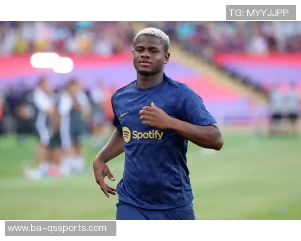 每体爆料：巴萨有意左后卫索萨，欲以桑托斯欠款290万欧锁定交易