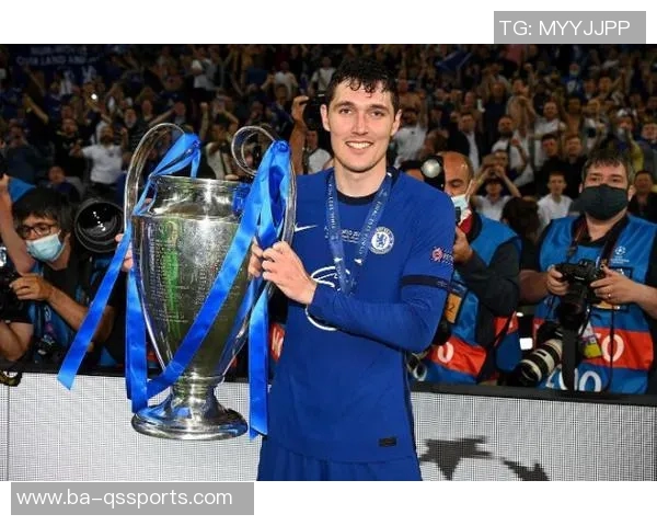 记者：克里斯滕森因为发烧缺席今日训练，他仍有可能参加欧冠